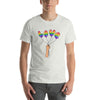 Love in Rainbow Colors Hand Holding LGBT Pride Globos Camiseta