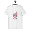 Belleza canina floreciente Una ilustración de perro blanco y negro con corona floral con un eslogan lindo en una camiseta"